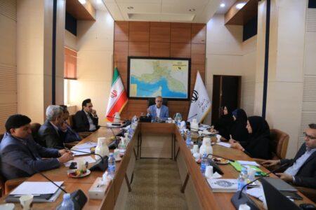 بهبود سیما و منظر شهری با رنگ‌آمیزی جداول منطقه ۱۹ تهران