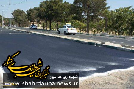 بهسازی و اجرای عملیات روکش آسفالت در معابر منتهی به بلوار تندرستی منطقه ۲۲ تهران