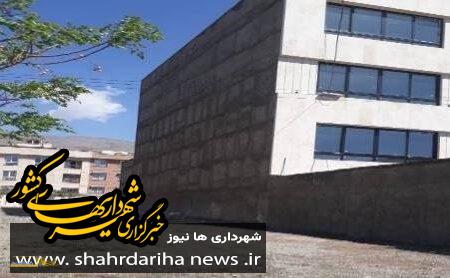 پاکسازی زمین های رهاشده درمحدوده ناحیه ۶ منطقه۲۲ تهران
