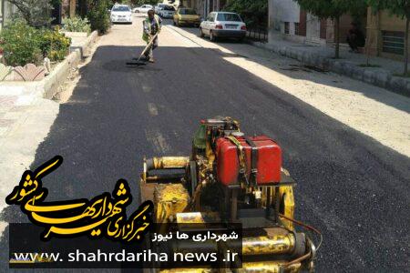 اجرای عملیات بهسازی آسفالت معابر در محله سرو آزاد منطقه ۲۲ تهران