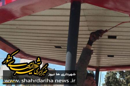 آغاز عملیات بهسازی و رنگ آمیزی مبلمان شهری در منطقه۲۲ تهران