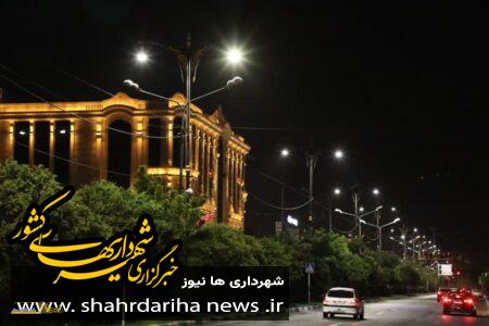 تعویض پایه چراغ های بلوار اصلی شهر اندیشه