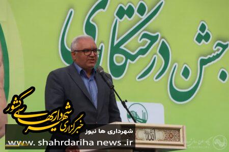 توسعه ۴۰۰ هکتار فضای سبز شهر اهواز طی چهار سال