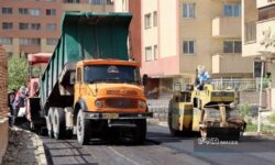 آغاز عملیات بهسازی معابر با استفاده از فناوری آسفالت پلیمری در بجنورد