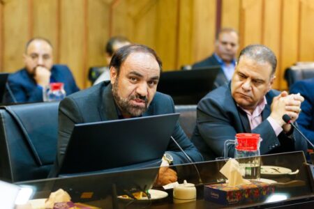 تأکید فرماندار شهرستان ورزنه بر تخصیص حق‌آبه زیست‌محیطی تالاب بین‌المللی گاوخونی