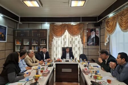 نشست مشترک مدیریت شهری آبیک با مسئولان اداره‌کل راه و شهرسازی استان قزوین برگزار شد