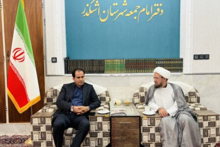 تقدیر شهردار اشکذر از امام جمعه شهرستان