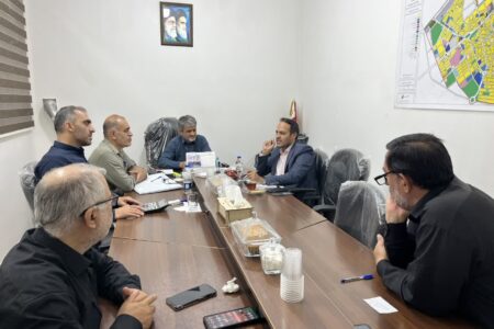 پیگیری مشکلات آبی شهر سرخه در دیدار با رئیس آبفا