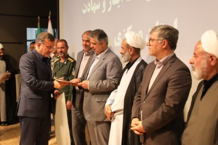 تقدیر از شهرداری کلانشهر اراک به‌عنوان یکی از دستگاه‌های برتر در ترویج فرهنگ ایثار و شهادت