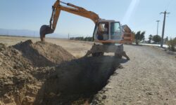 اجرای ۴۰۰ متر کانال سنگی در فرحآباد و هرمزآباد شهر مهران