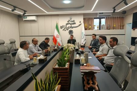 شهردار تیران در نشست با فعالان سمن‌های ورزشی و جوانان: رویکرد شهرداری، حمایت از ظرفیت‌های مردمی برای پویایی جوانان است