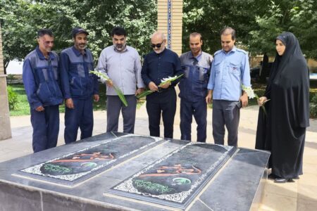 تجدید پیمان شهردار و کارکنان شهرداری جاورسیان با آرمان‌های شهدا در هفته دولت