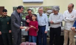 تجلیل مدیران شهری رستمکلا از نوجوان فداکار رستمکلایی
