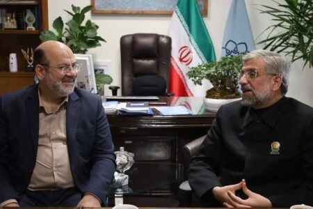 نشست بررسی راهکارهای توسعه همکاری‌های مشترک شهرداری مشهد و حرم مطهر رضوی برگزار شد