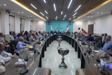 برگزاری جلسه هم‌اندیشی شهردار و اعضای شورای اسلامی شهر خورزوق با کشاورزان صحرای جوهری
