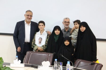 دیدار شهردار تهران با خانواده‌های معزز شهدا