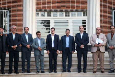 بررسی توسعه زیرساخت‌های ارتباطی شهرستان برخوار