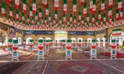 تعویض پرچمهای جمهوری اسلامی ایران در گلزار شهدای شهر گرگاب