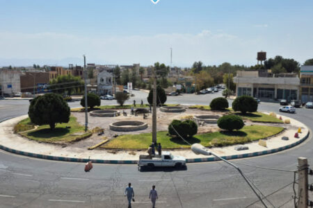 تداوم عملیات بهسازی میدان بسیج شهر انار